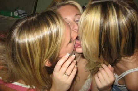 Girls Making Out