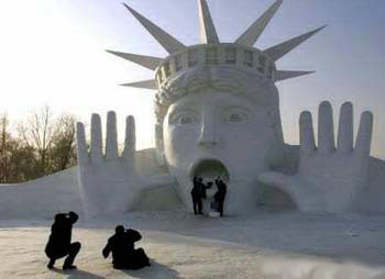 Sassy Snow Statue of Liberty