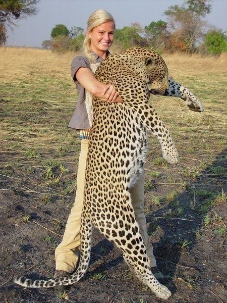 Cute Babe with a Cheetah