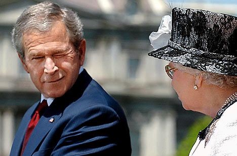 Bush mackin on the Queen