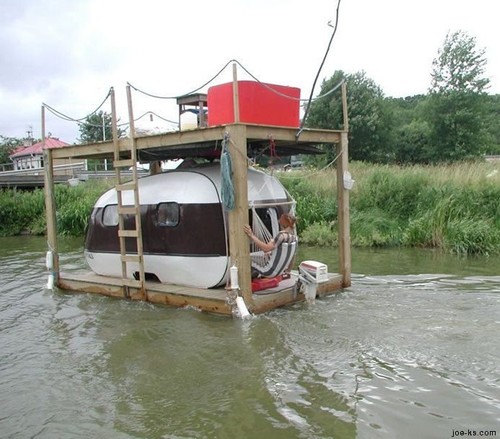 Redneck Houseboat