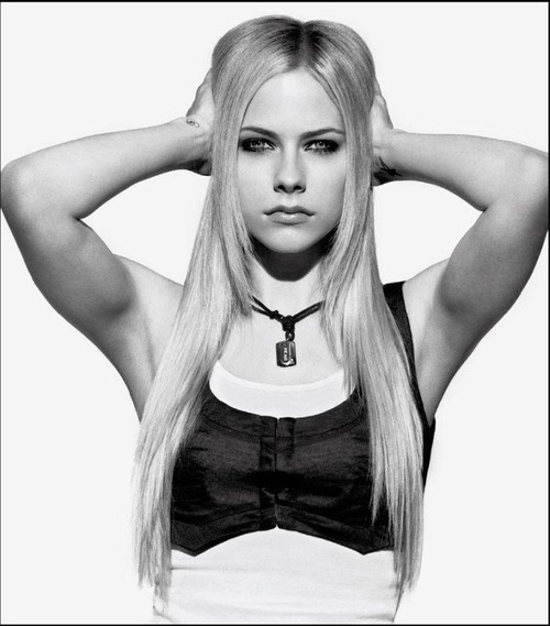 Avril Lavigne is still hot. Very hot.