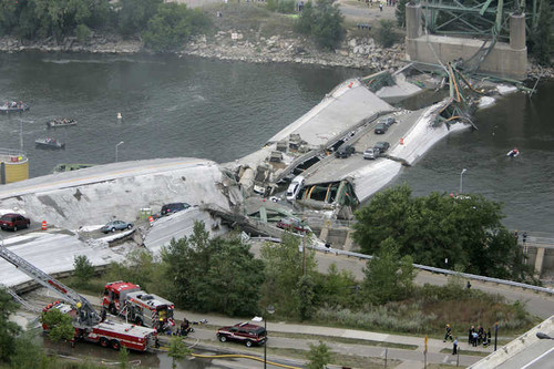 Bridge collapses in the Twin Cities
