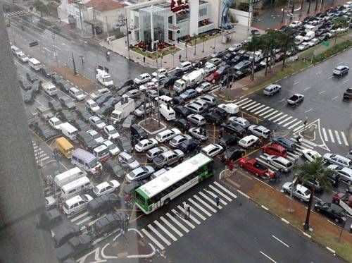 Traffic lights go out, and this is what happens