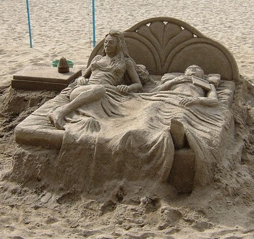 Amazing sand castle bed