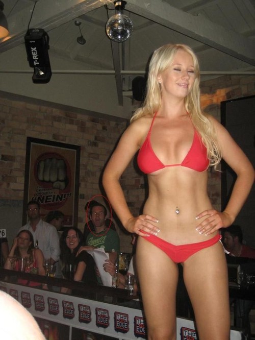 Bar bikini contest brings in some hotties